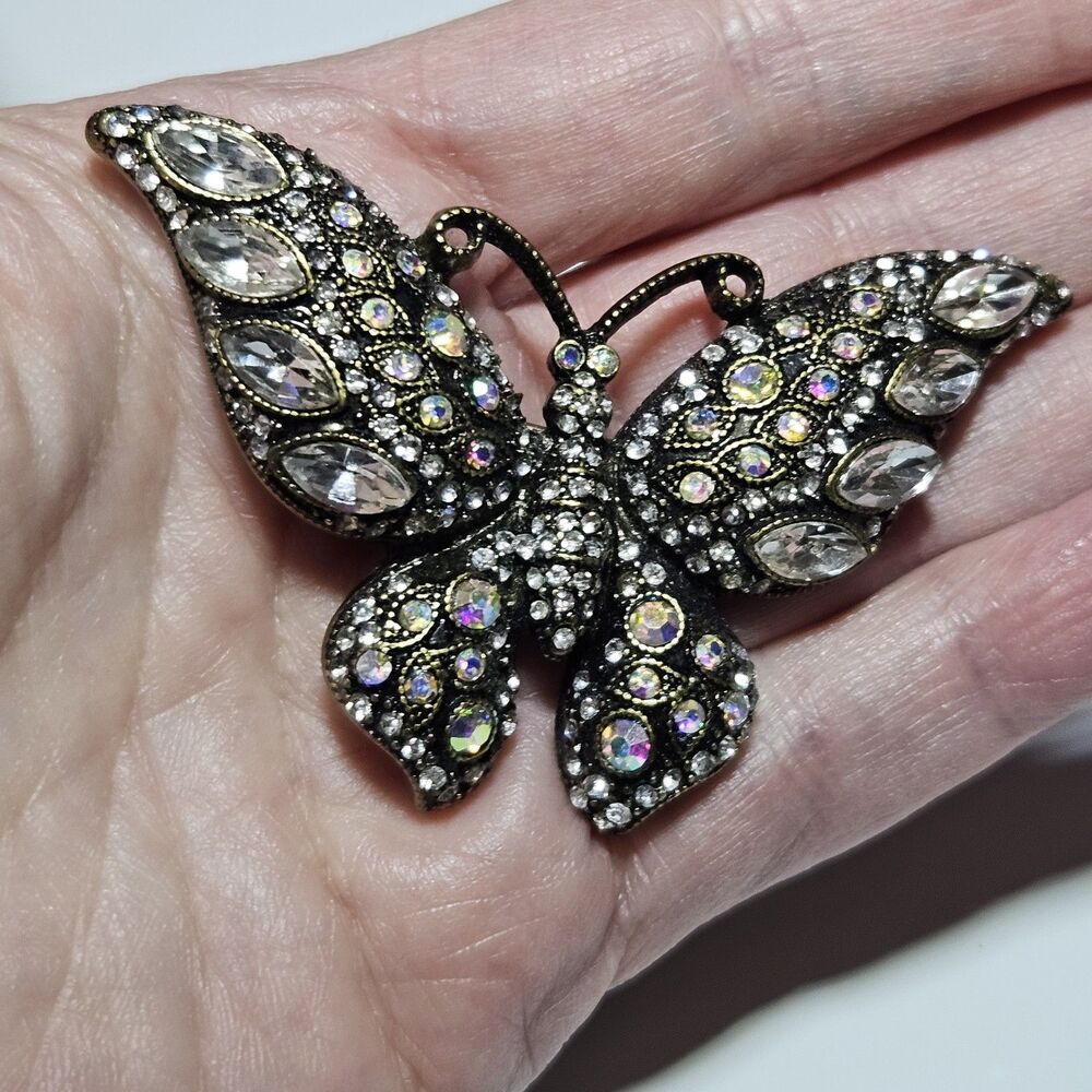 Vintage Gold Tone Aurora Borealis Clear Rhinestone Butterfly Sparkly Brooch - Picture 3 of 10